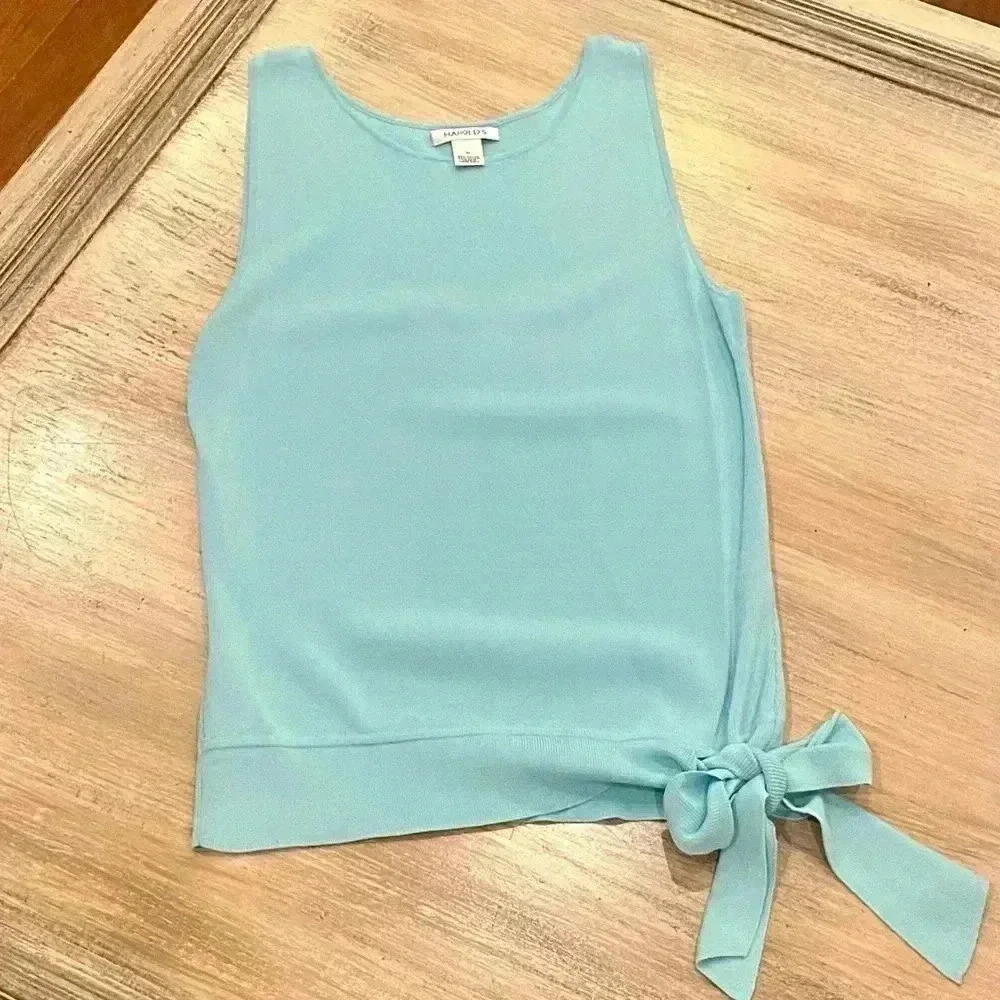 Harold’s vintage light blue sleeveless sweater with tie-size M